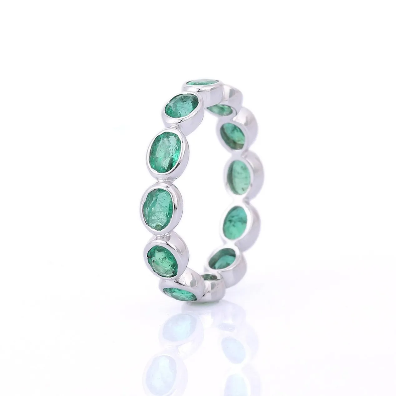 18K White Gold Emerald Eternity Band