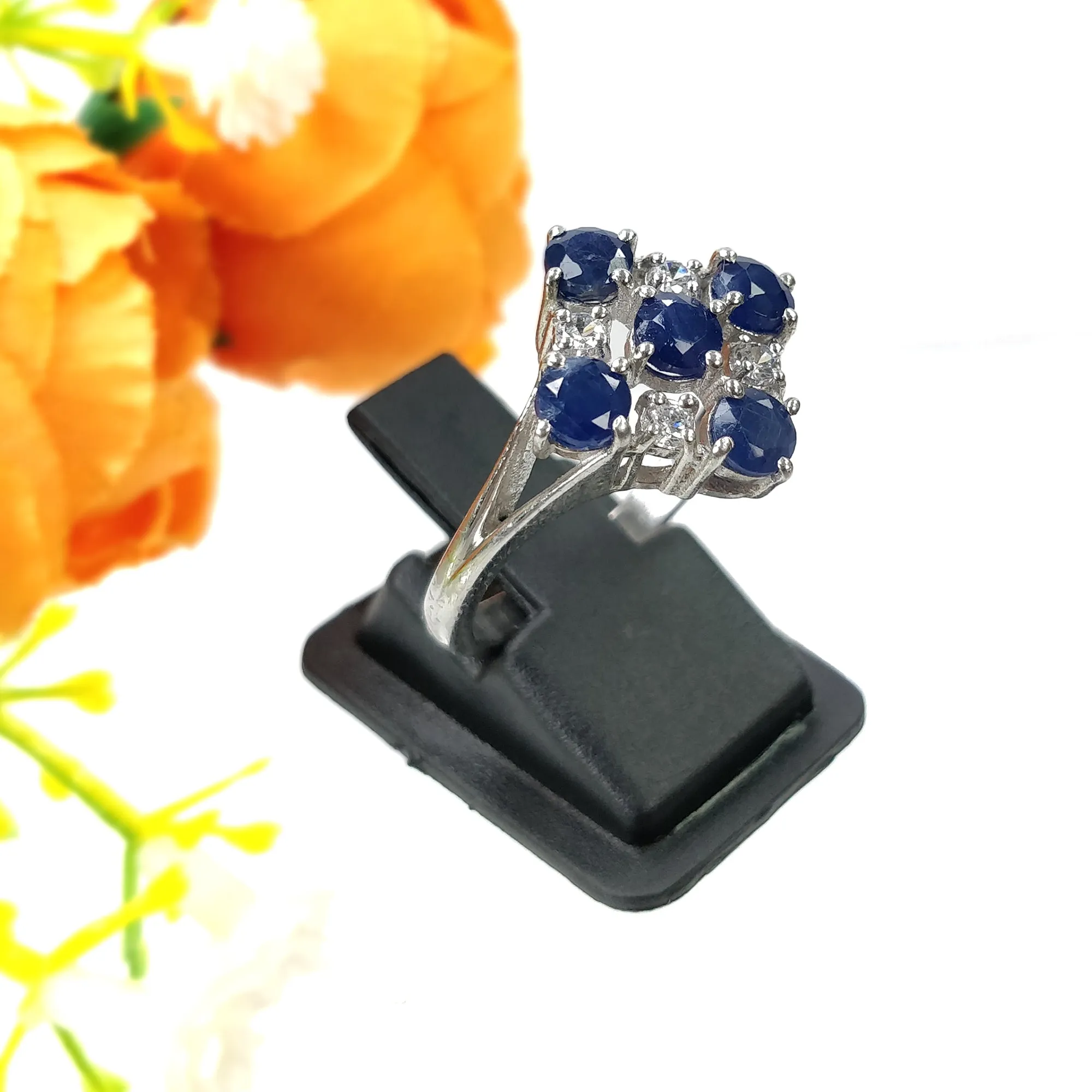 Blue SAPPHIRE Gemstone With CZ RING : 3.850gms 925 Sterling Silver Natural Sapphire Oval Normal Cut Prong Set Unisex Ring 7.5US