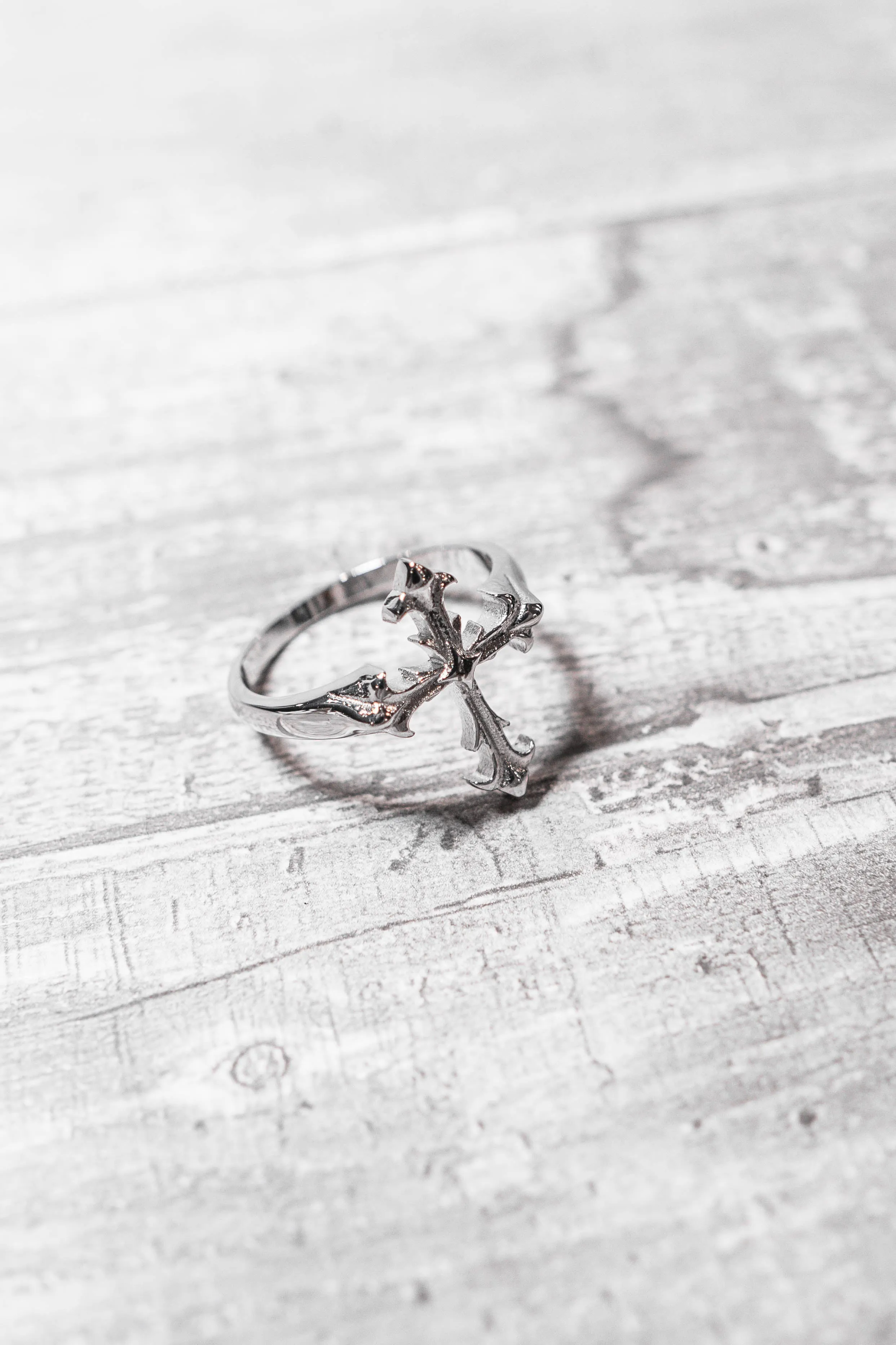 CROSS RING