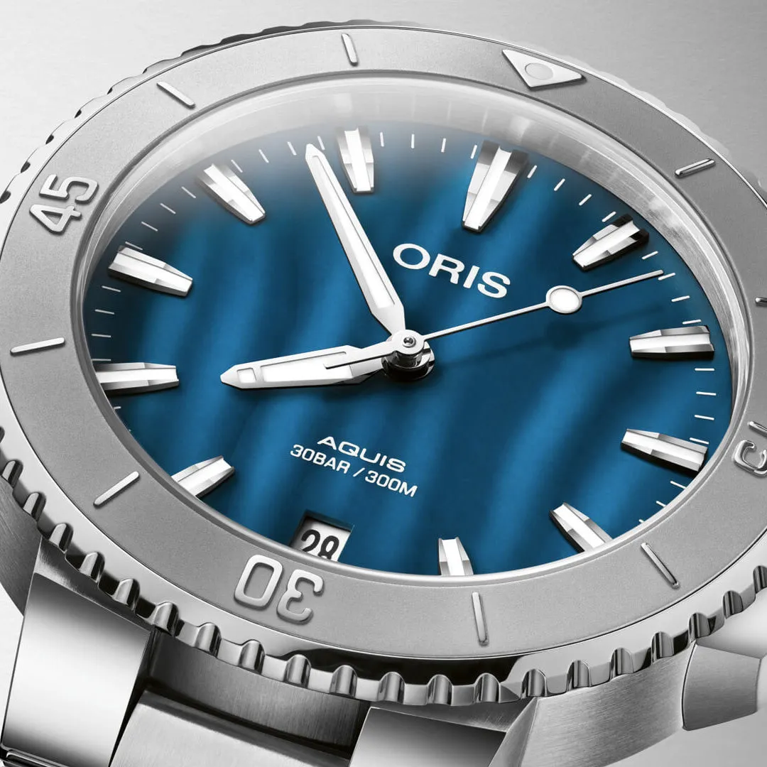 Oris Aquis Date 36.50 MM