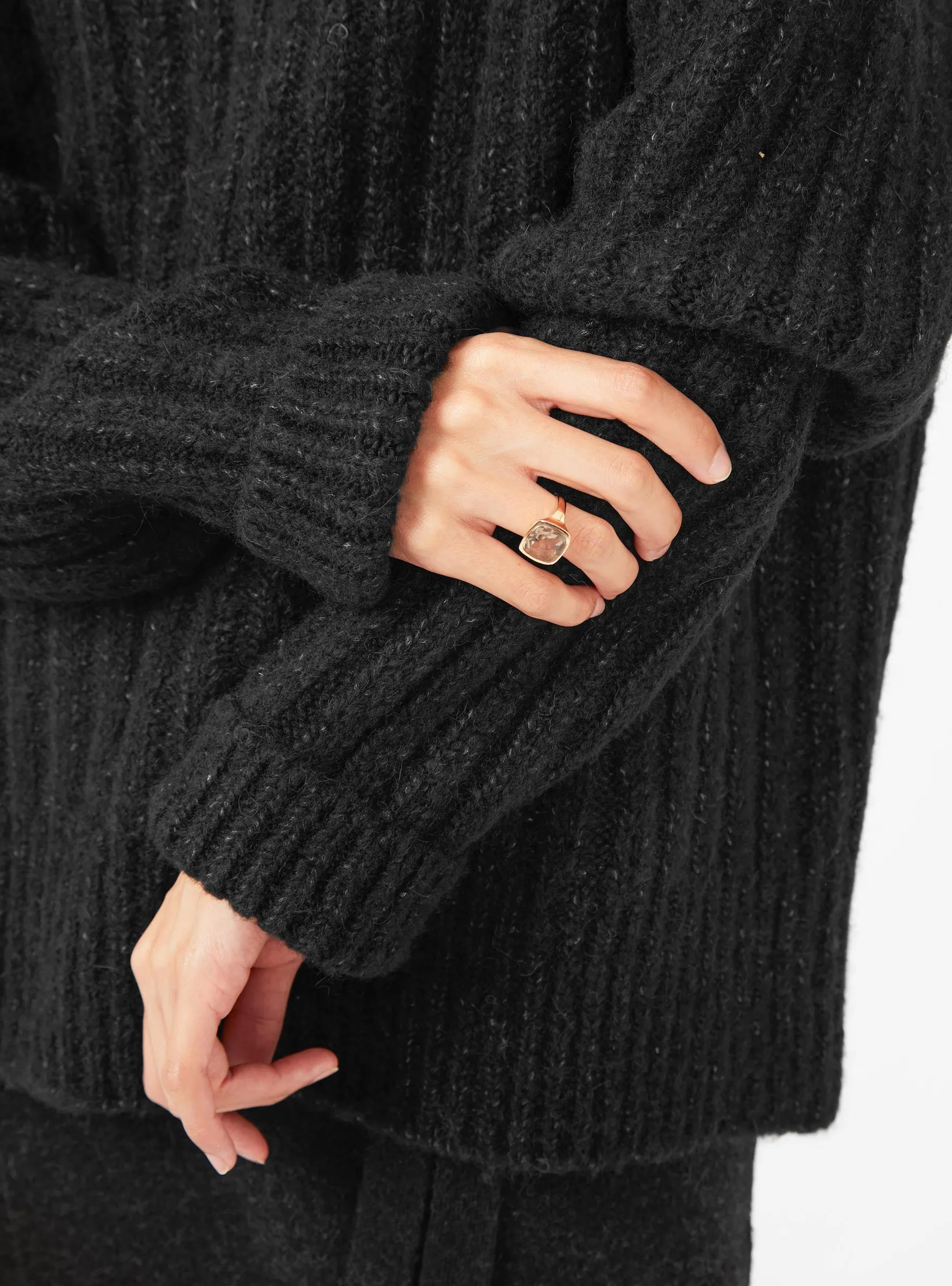 Rib Saddle Sweater Black