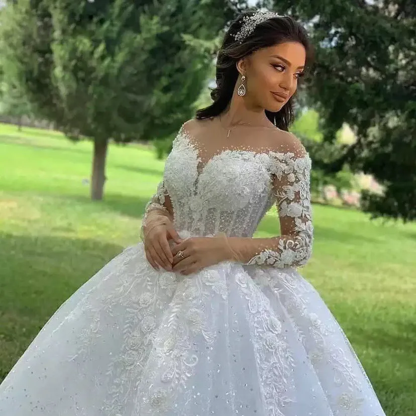 Vintage Long Sleeve Wedding Dress Ivory Scoop Ball Gown Bridal Dress FR003